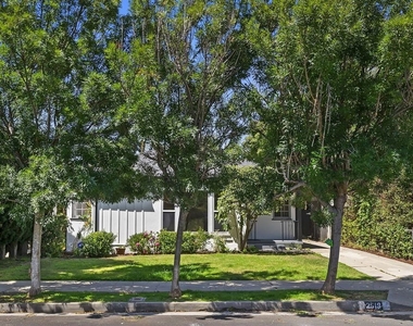 2519 Bentley Avenue - Photo Thumbnail 3
