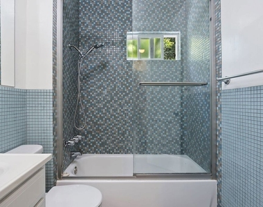 2519 Bentley Avenue - Photo Thumbnail 15