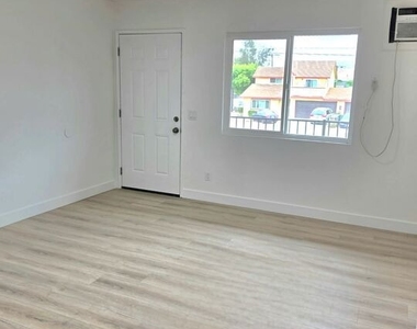 165 N Hamilton Avenue - Photo Thumbnail 7