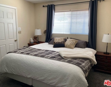 758 E Cypress Avenue - Photo Thumbnail 4