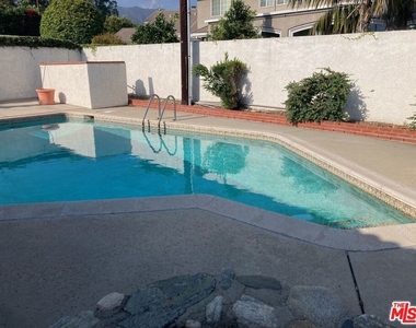 758 E Cypress Avenue - Photo Thumbnail 13
