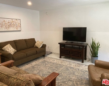 758 E Cypress Avenue - Photo Thumbnail 6