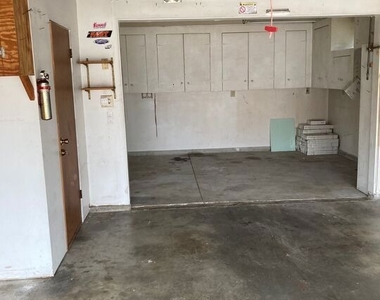 758 E Cypress Avenue - Photo Thumbnail 16
