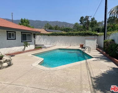 758 E Cypress Avenue - Photo Thumbnail 12