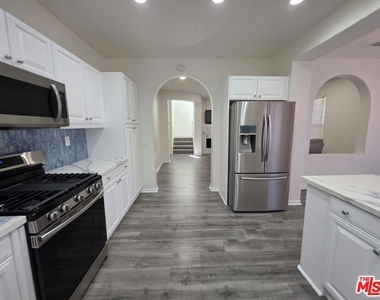 26913 Monterey Avenue - Photo Thumbnail 3