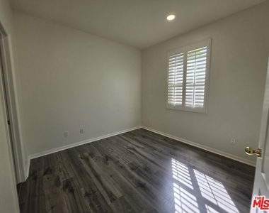 26913 Monterey Avenue - Photo Thumbnail 28