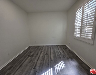 26913 Monterey Avenue - Photo Thumbnail 13