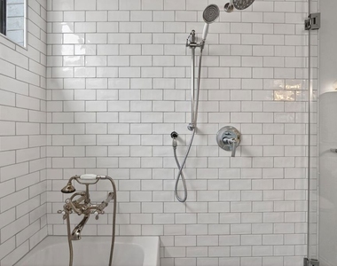 8611 Burton Way - Photo Thumbnail 40