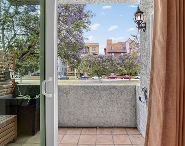 8611 Burton Way - Photo Thumbnail 6
