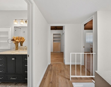 8611 Burton Way - Photo Thumbnail 52