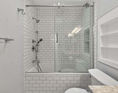 8611 Burton Way - Photo Thumbnail 46