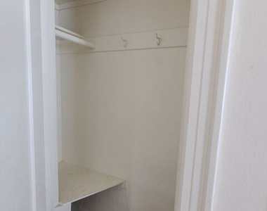 946 S Burlington Avenue - Photo Thumbnail 11