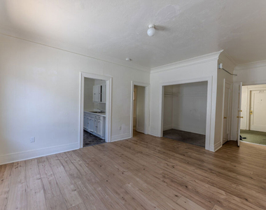 946 S Burlington Avenue - Photo Thumbnail 1