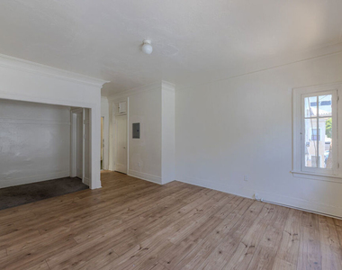 946 S Burlington Avenue - Photo Thumbnail 2