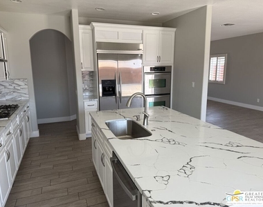 12385 Sumac Drive - Photo Thumbnail 4