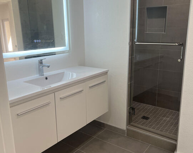 6020 Seabluff Drive - Photo Thumbnail 4