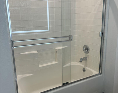 6020 Seabluff Drive - Photo Thumbnail 7