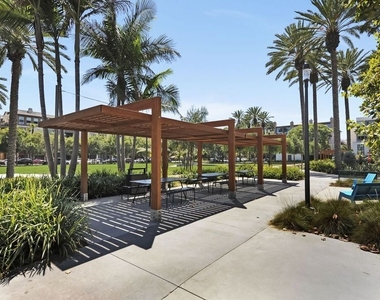 6020 Seabluff Drive - Photo Thumbnail 15