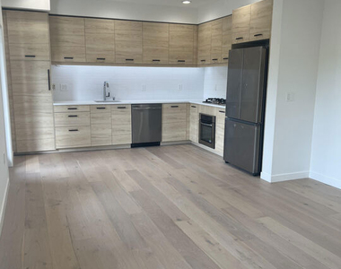 6020 Seabluff Drive - Photo Thumbnail 3