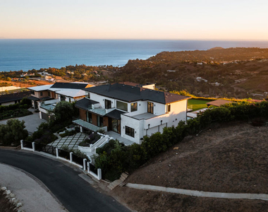5811 Murphy Way - Photo Thumbnail 3