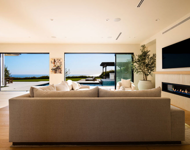 5811 Murphy Way - Photo Thumbnail 6