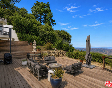 21630 Saddle Peak Road - Photo Thumbnail 8