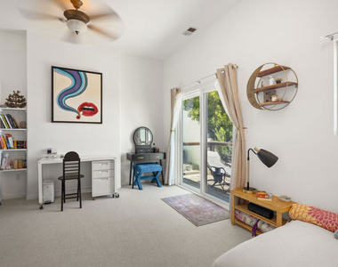 21630 Saddle Peak Road - Photo Thumbnail 18