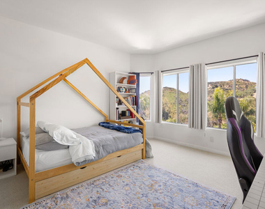 21630 Saddle Peak Road - Photo Thumbnail 16