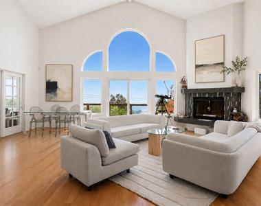 21630 Saddle Peak Road - Photo Thumbnail 2