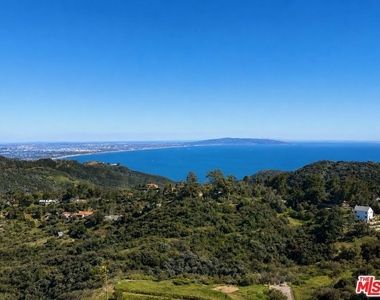 21630 Saddle Peak Road - Photo Thumbnail 9