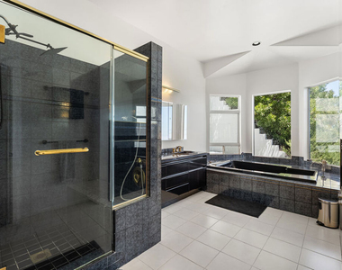 21630 Saddle Peak Road - Photo Thumbnail 14