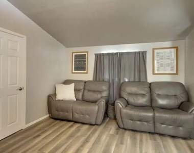 39219 Cedar Dell Road - Photo Thumbnail 4