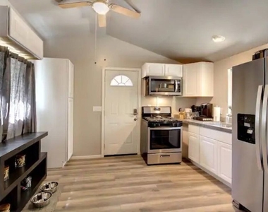 39219 Cedar Dell Road - Photo Thumbnail 5