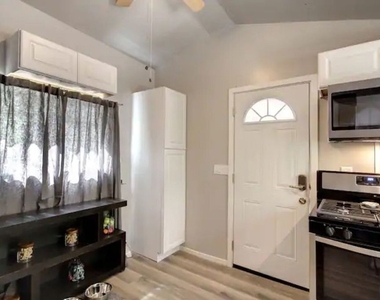 39219 Cedar Dell Road - Photo Thumbnail 17