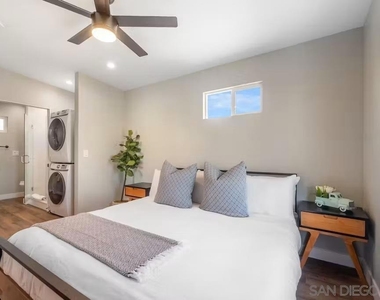 4727 Iroquois Ave - Photo Thumbnail 5
