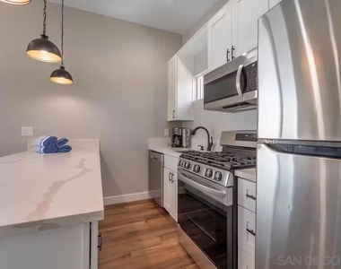 4727 Iroquois Ave - Photo Thumbnail 2