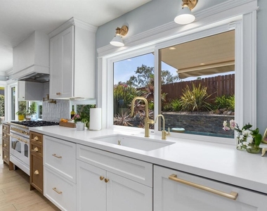 264 Turner - Photo Thumbnail 17