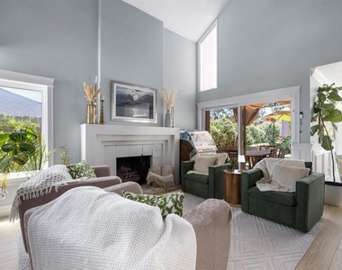 264 Turner - Photo Thumbnail 12