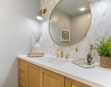 264 Turner - Photo Thumbnail 25