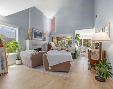 264 Turner - Photo Thumbnail 11