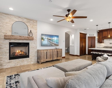 1554 Summit Avenue - Photo Thumbnail 7