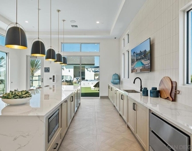 5050 Avenida Lugano - Photo Thumbnail 8