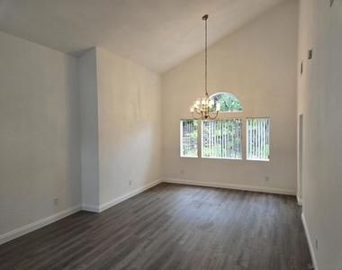 9480 Maler Rd - Photo Thumbnail 5