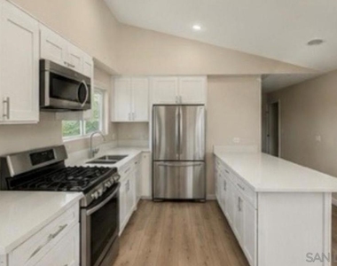 1704 Broadway - Photo Thumbnail 3