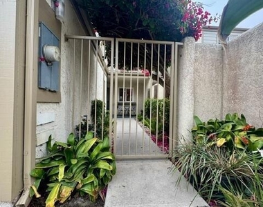 782 Seawind Way - Photo Thumbnail 7