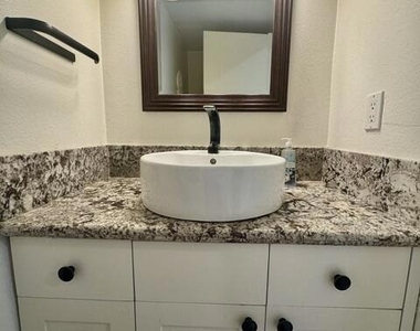 782 Seawind Way - Photo Thumbnail 27