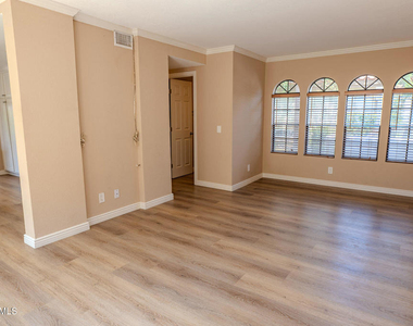 2704 Simi Hills Lane - Photo Thumbnail 11