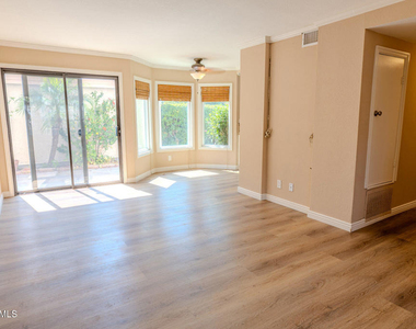 2704 Simi Hills Lane - Photo Thumbnail 13