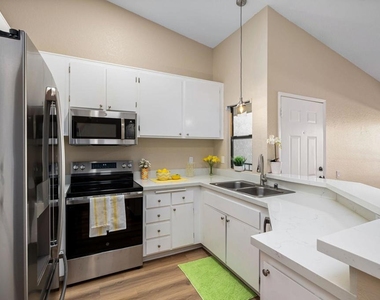 78650 Avenue 42 - Photo Thumbnail 2