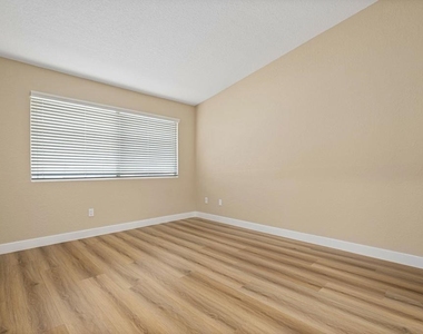 78650 Avenue 42 - Photo Thumbnail 14
